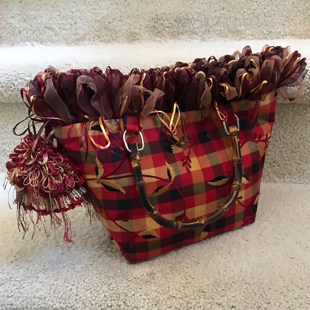 EMBROIDERED TAFFETA LULA BELLE HANDBAG EXQUISITE HANDMADE LINED INSIDE POCKETS